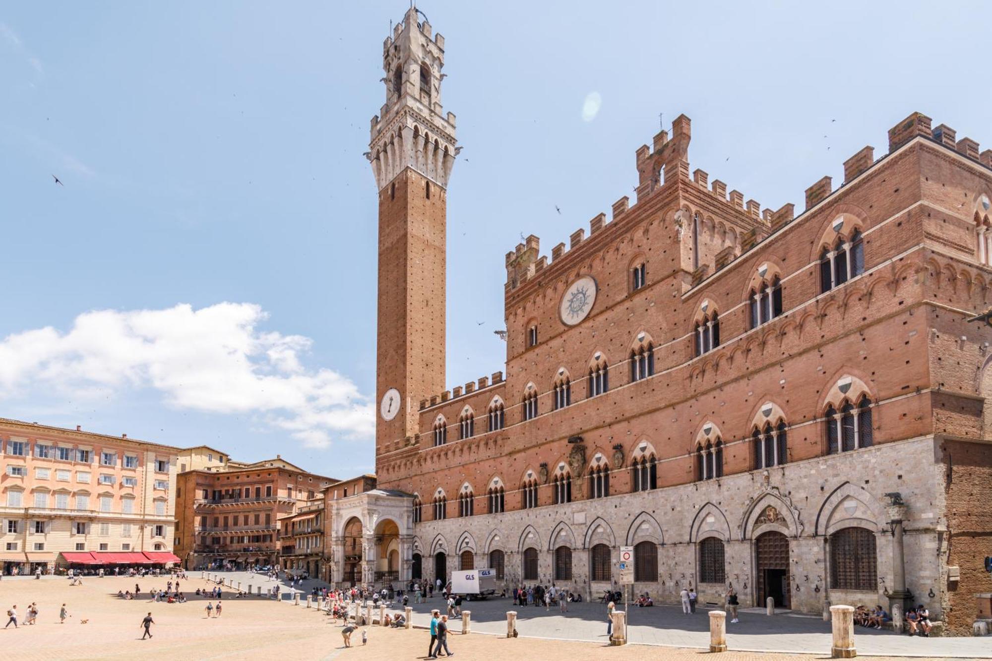 Charme Centro Storico Apartment Siena Luaran gambar