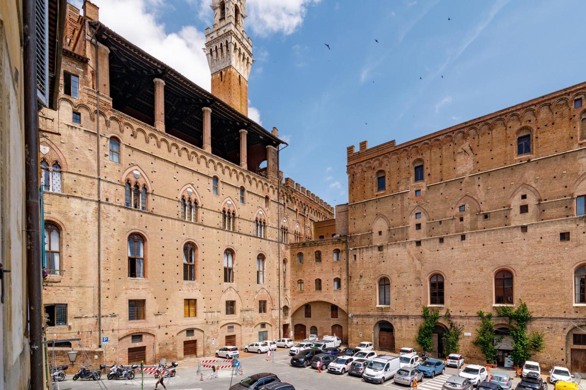 Charme Centro Storico Apartment Siena Luaran gambar