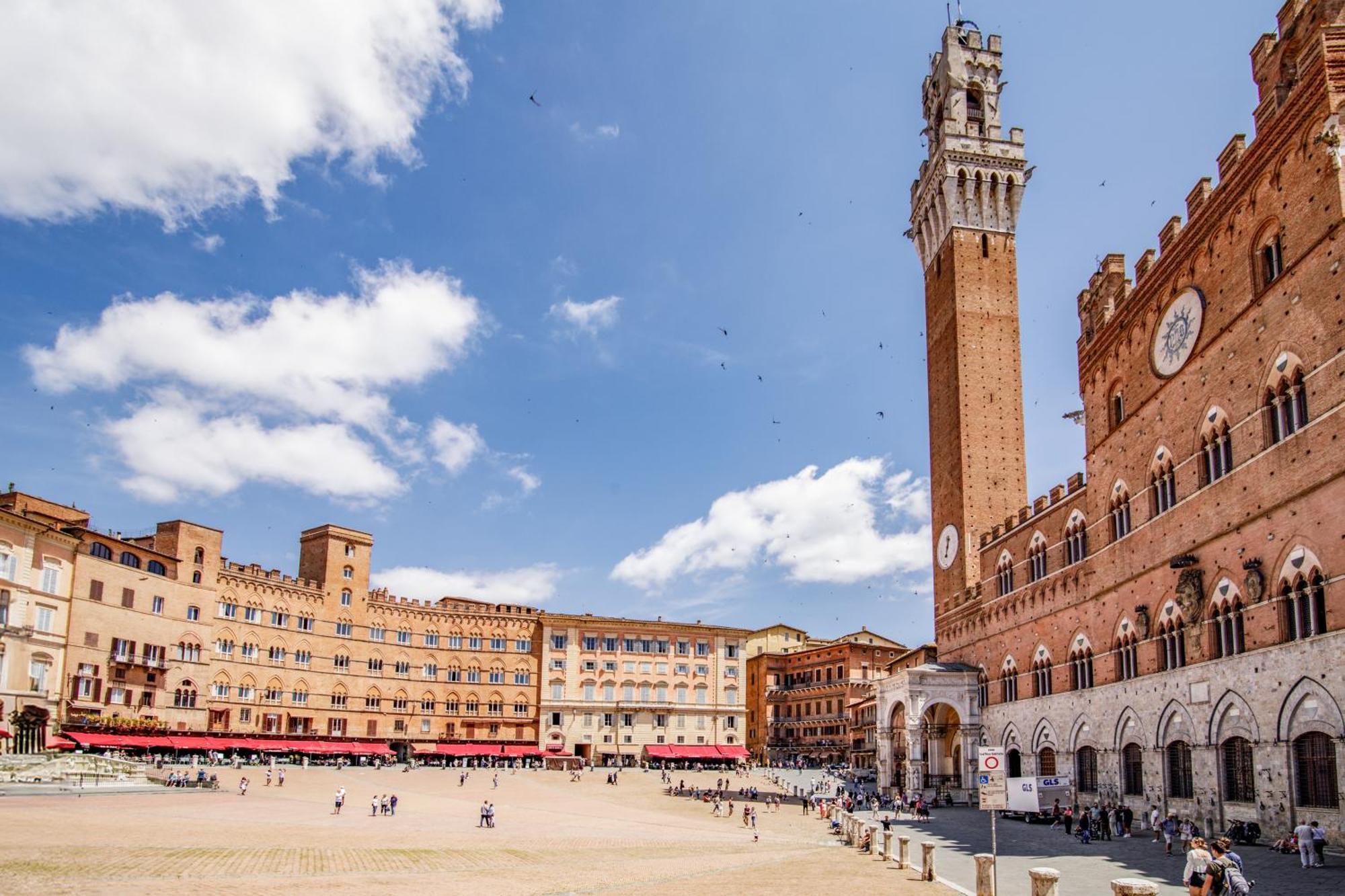 Charme Centro Storico Apartment Siena Luaran gambar