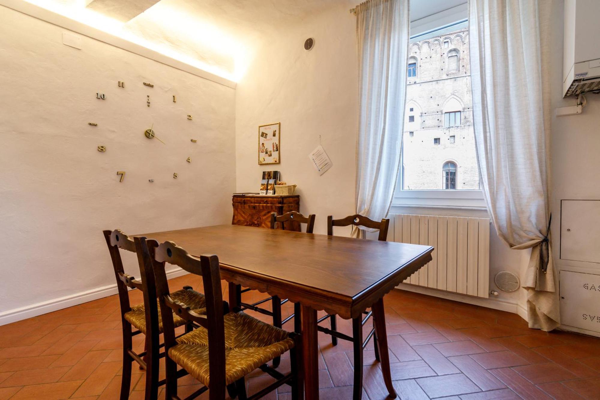 Charme Centro Storico Apartment Siena Luaran gambar