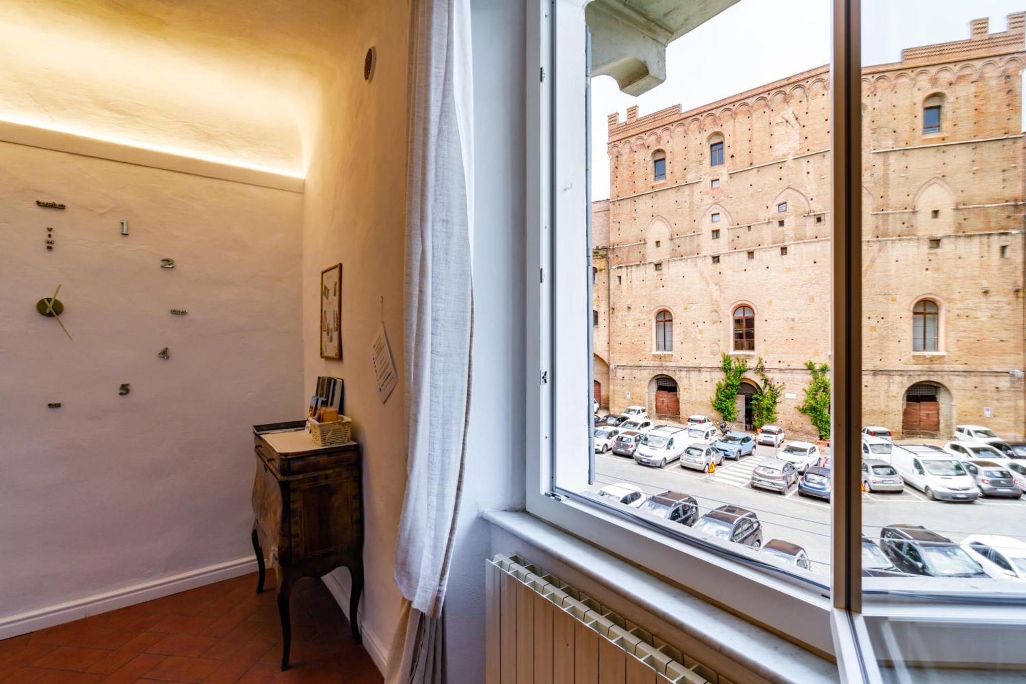 Charme Centro Storico Apartment Siena Luaran gambar