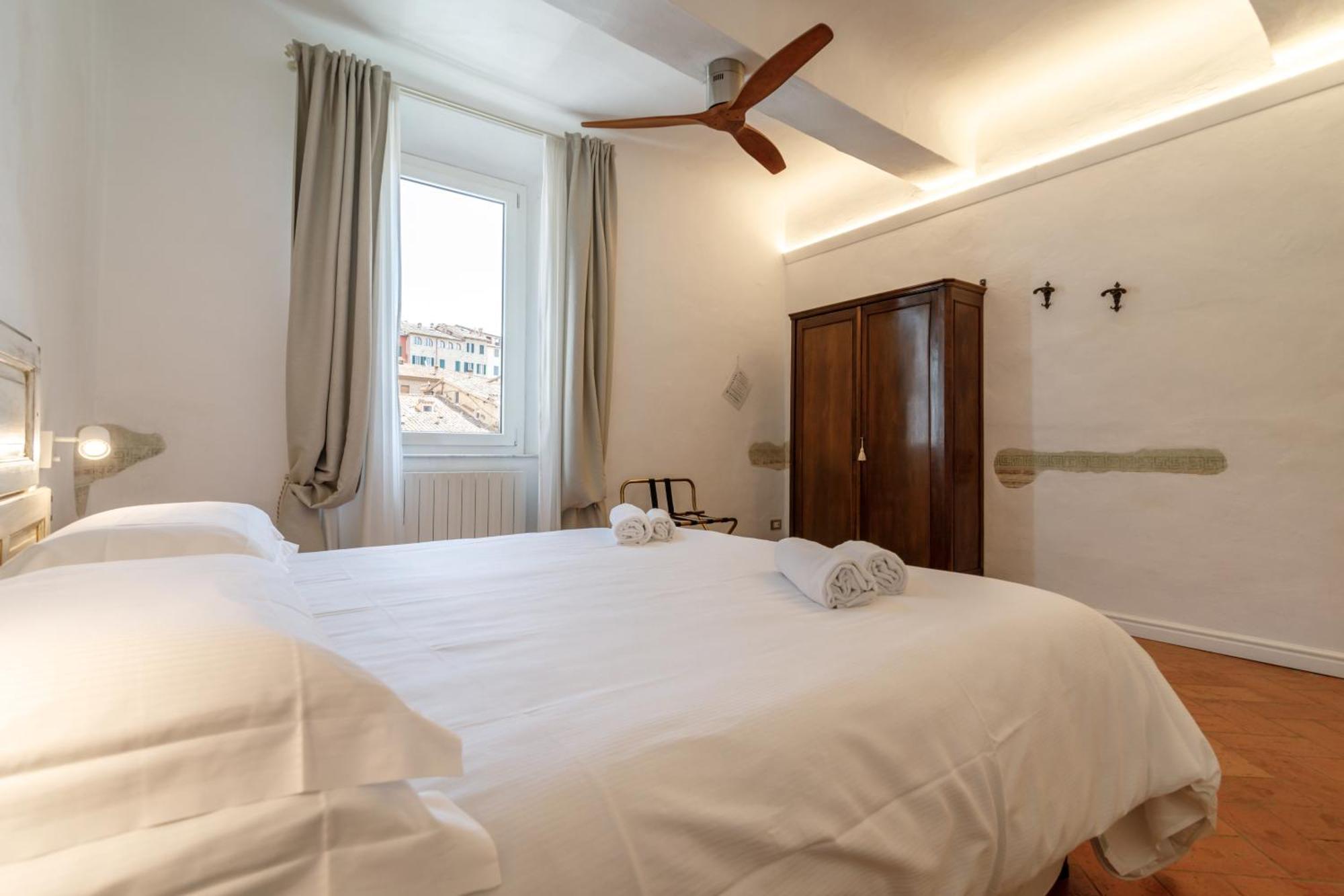 Charme Centro Storico Apartment Siena Luaran gambar