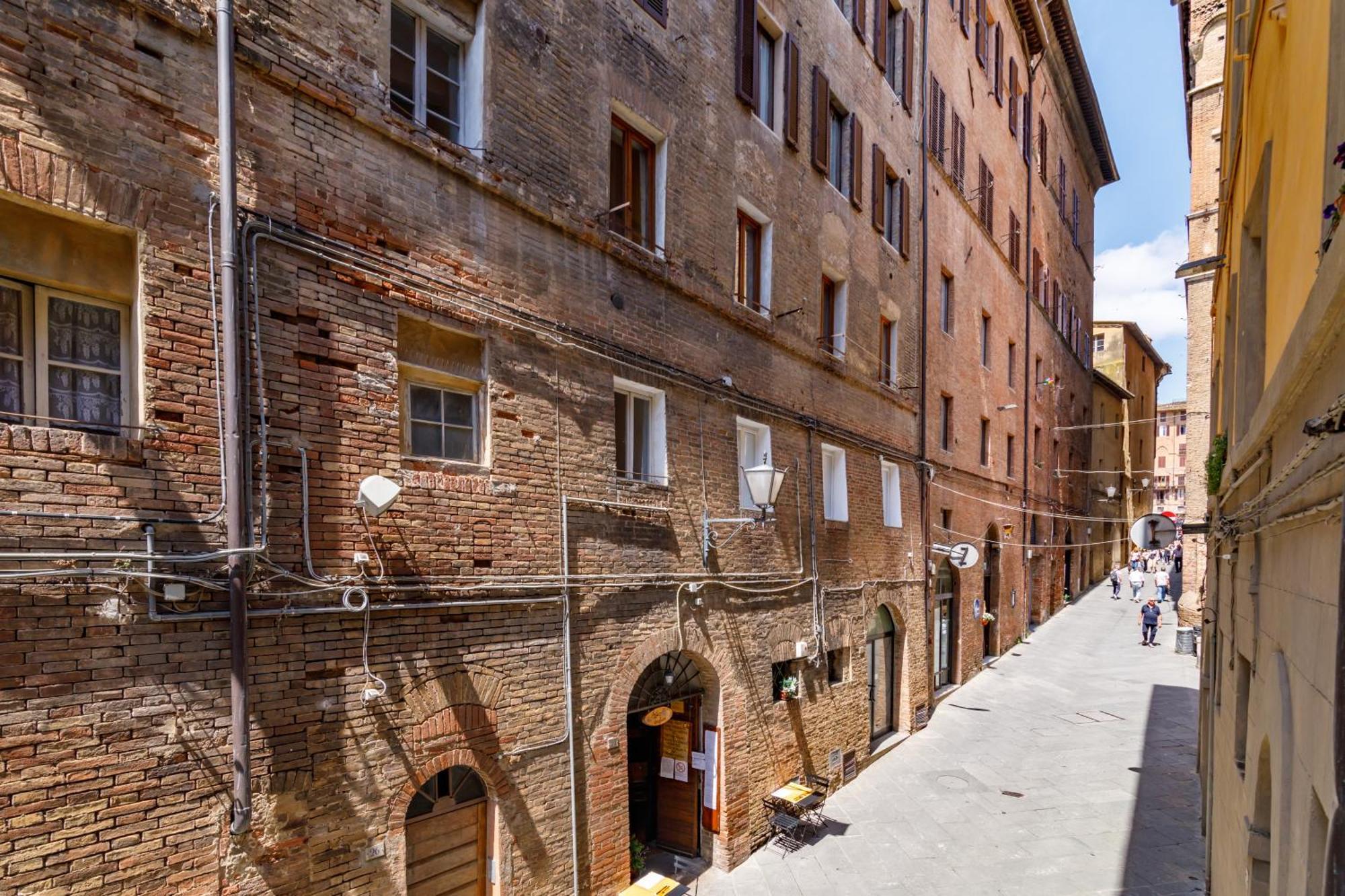 Charme Centro Storico Apartment Siena Luaran gambar