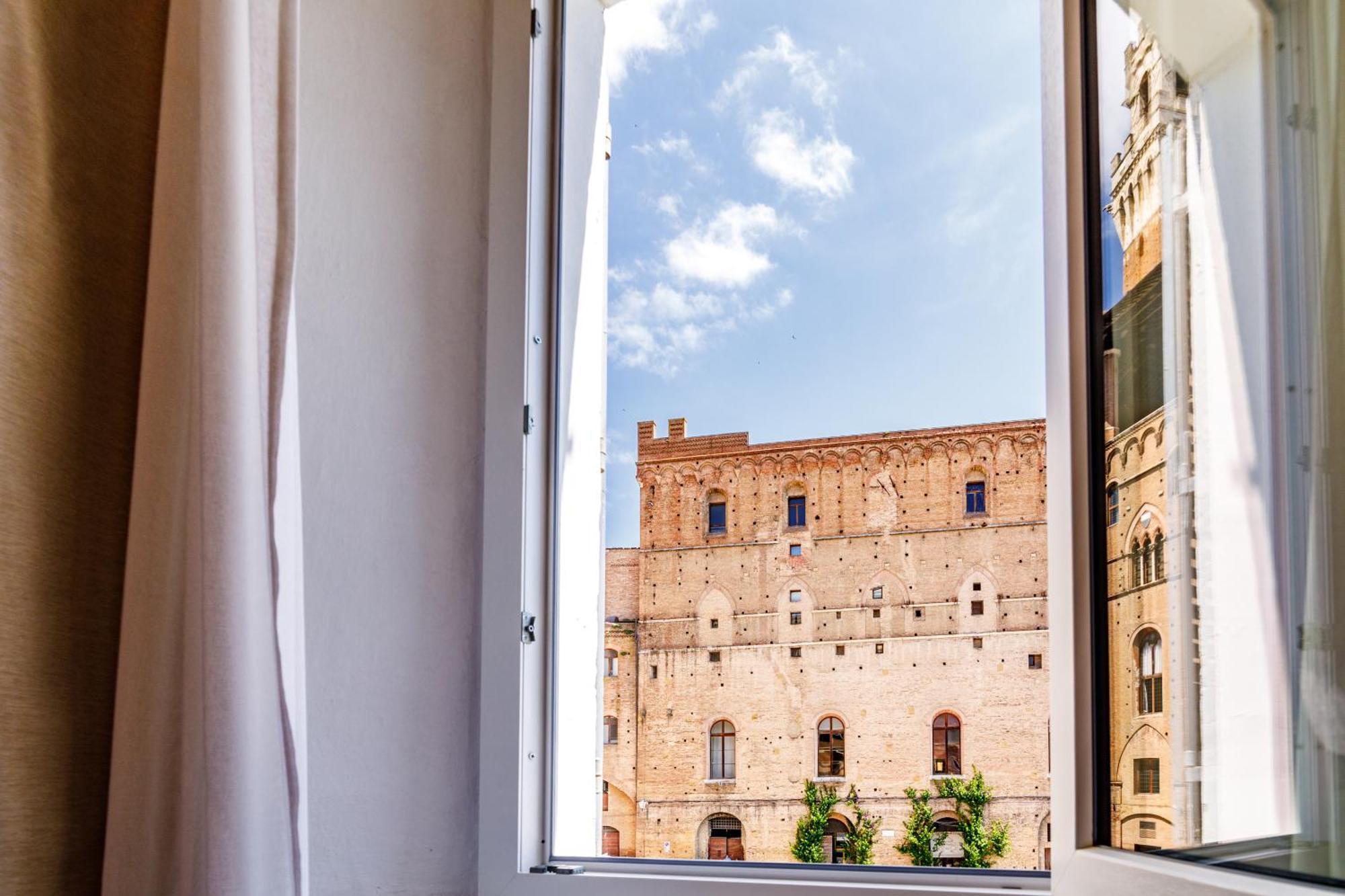 Charme Centro Storico Apartment Siena Luaran gambar