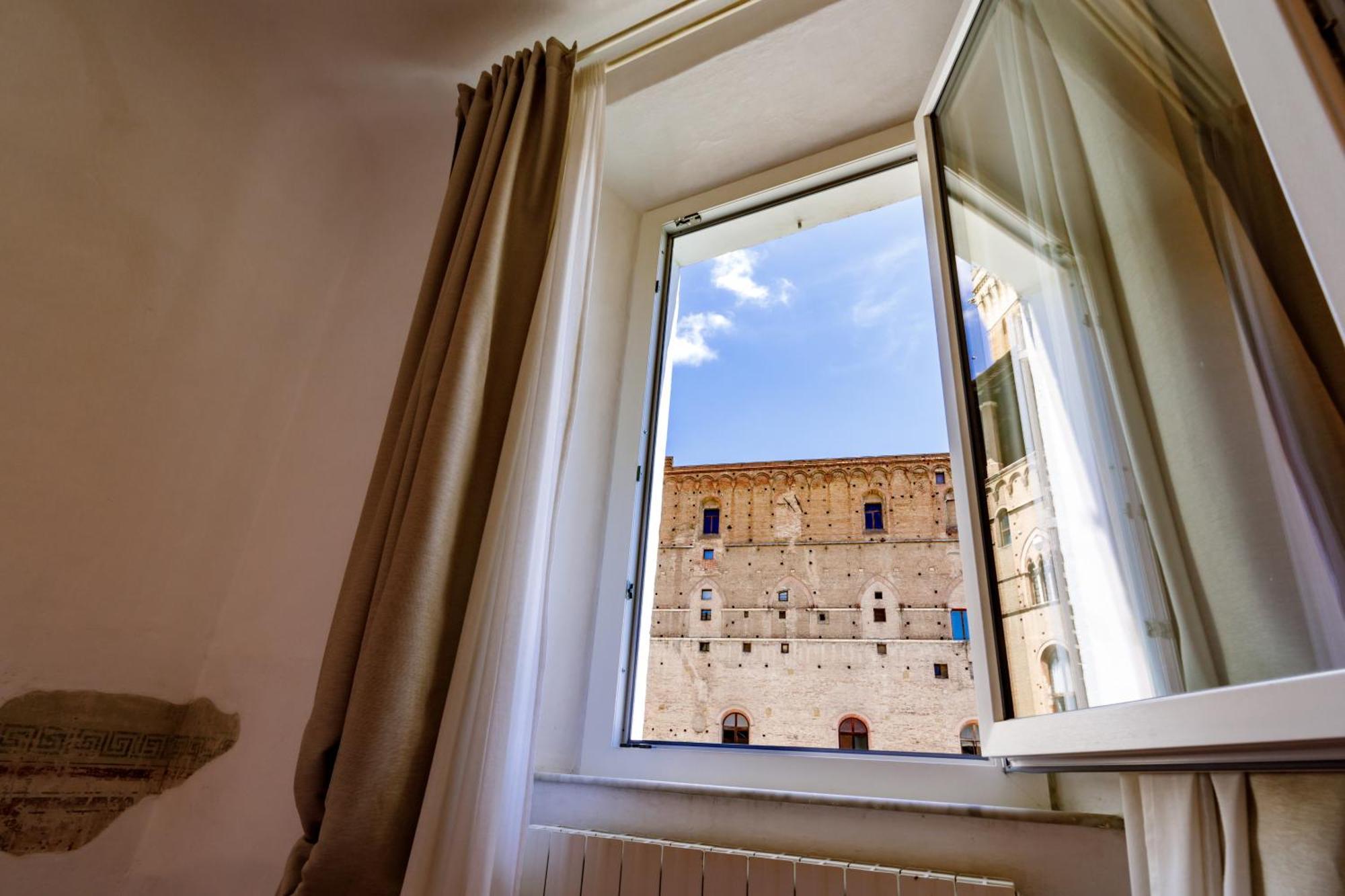 Charme Centro Storico Apartment Siena Luaran gambar