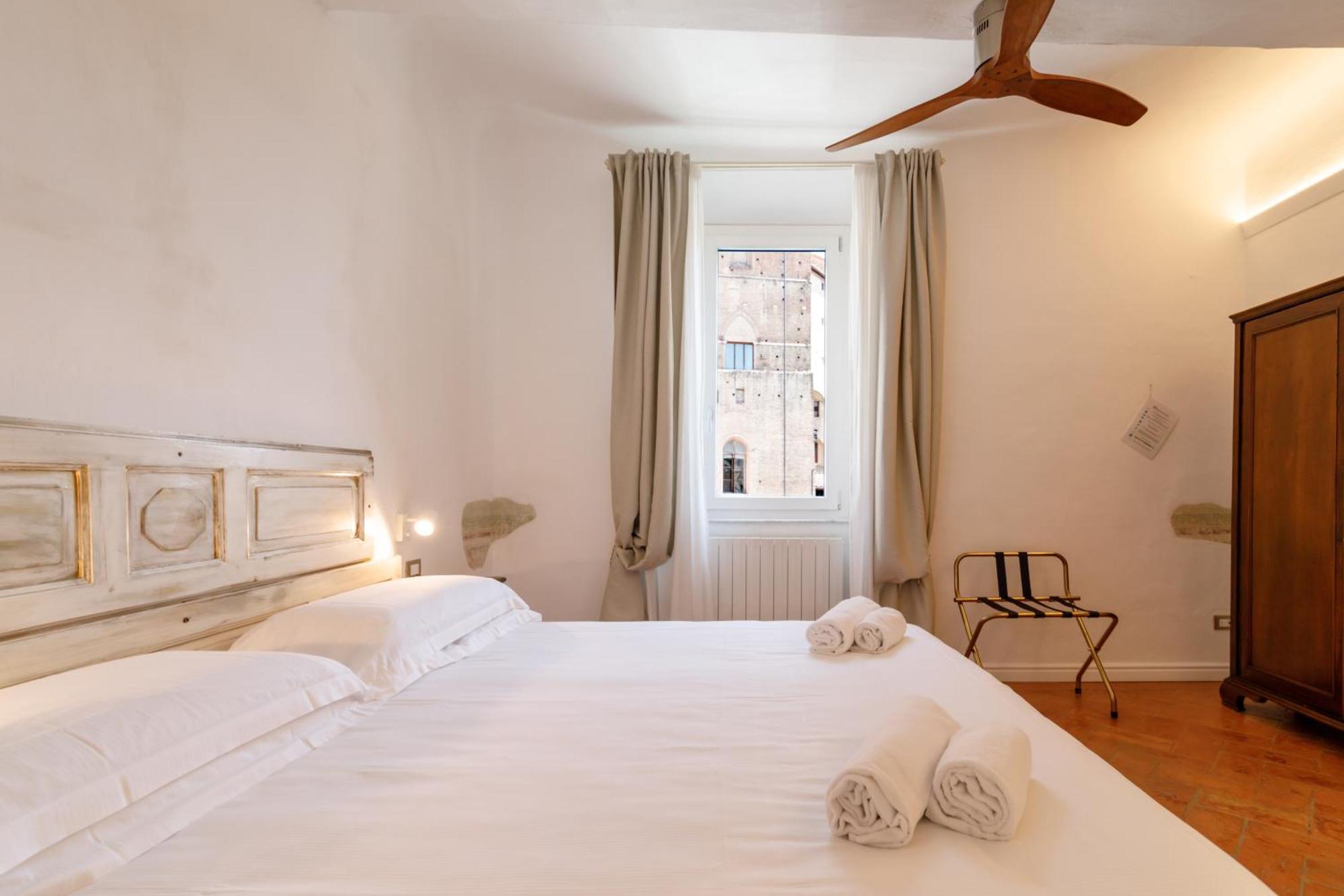 Charme Centro Storico Apartment Siena Luaran gambar